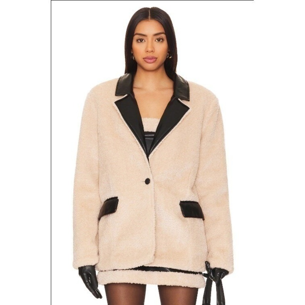 WeWoreWhat Oversized Faux Fur‎ Blazer Jacket Cream Black Warm Cozy XS NEW